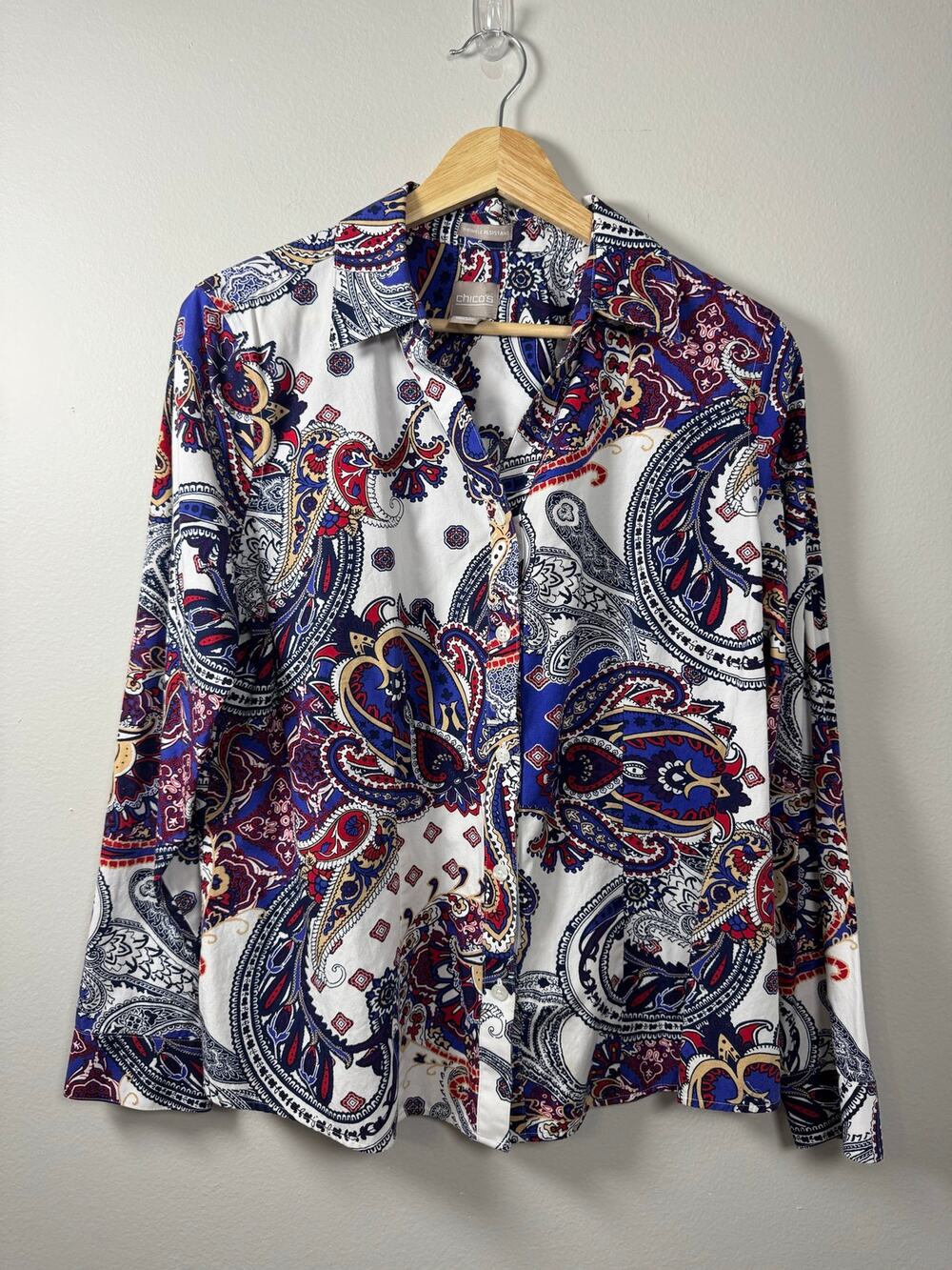 Chico’s Blue Paisley Print Button Down Shirt Sz 1 100% Cotton Wrinkle Resistant